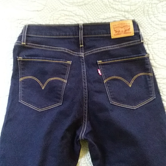 Levi's 724 high rise straight jeans. - Picture 2 of 6